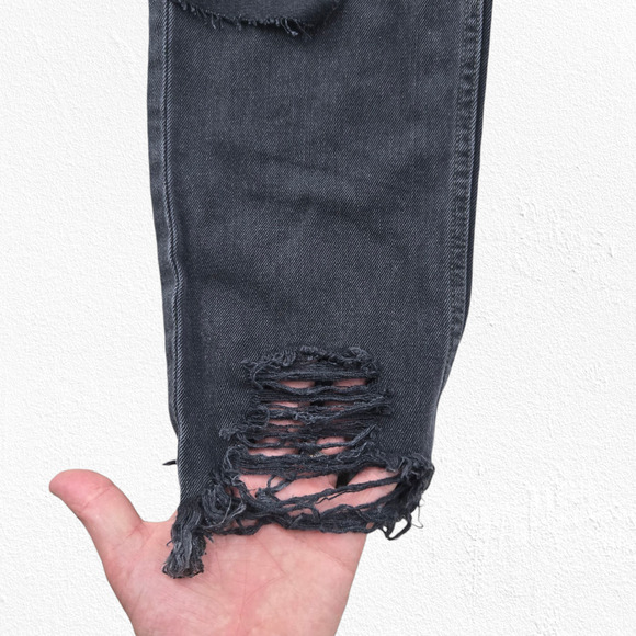 We The Free Black Distressed Mid Rise Crop Free People Grunge Jeans Size 26 - Picture 4 of 10